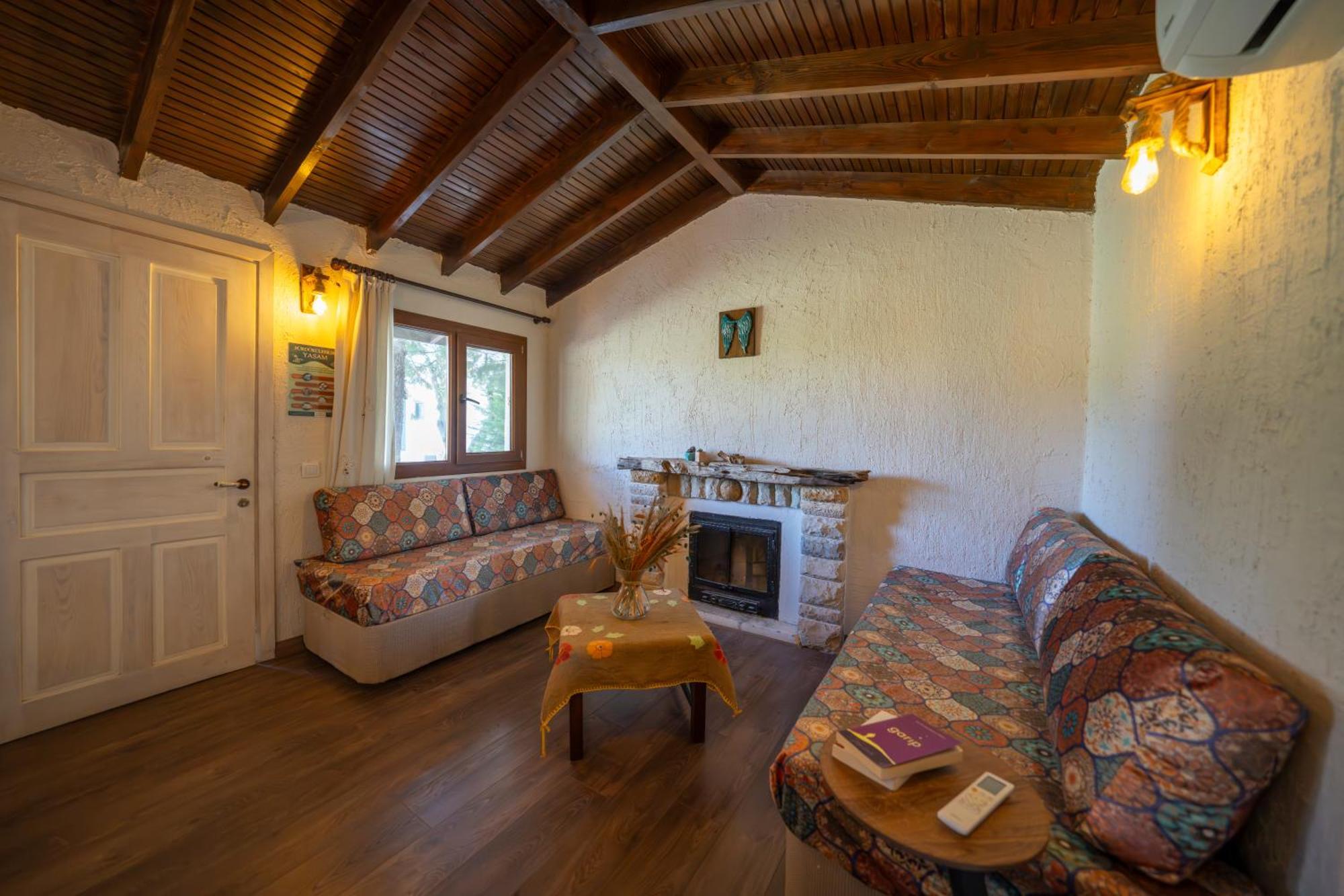 Bir Dem Urla Hotel Екстериор снимка