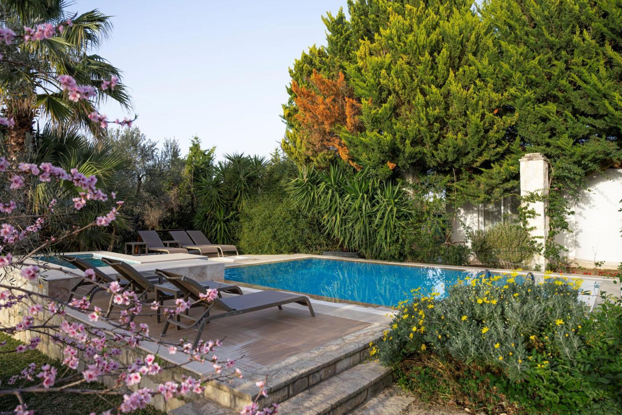 Bir Dem Urla Hotel Екстериор снимка